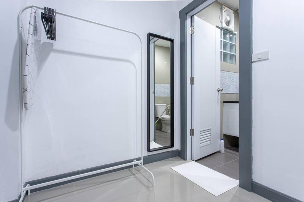 P1 Silom Pan Large Room Full Kitchen Wifi 4-6Pax กรุงเทพมหานคร ภายนอก รูปภาพ