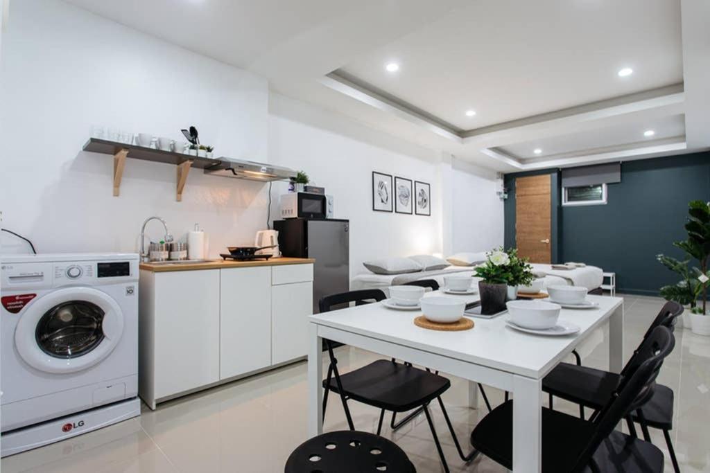 P1 Silom Pan Large Room Full Kitchen Wifi 4-6Pax กรุงเทพมหานคร ภายนอก รูปภาพ