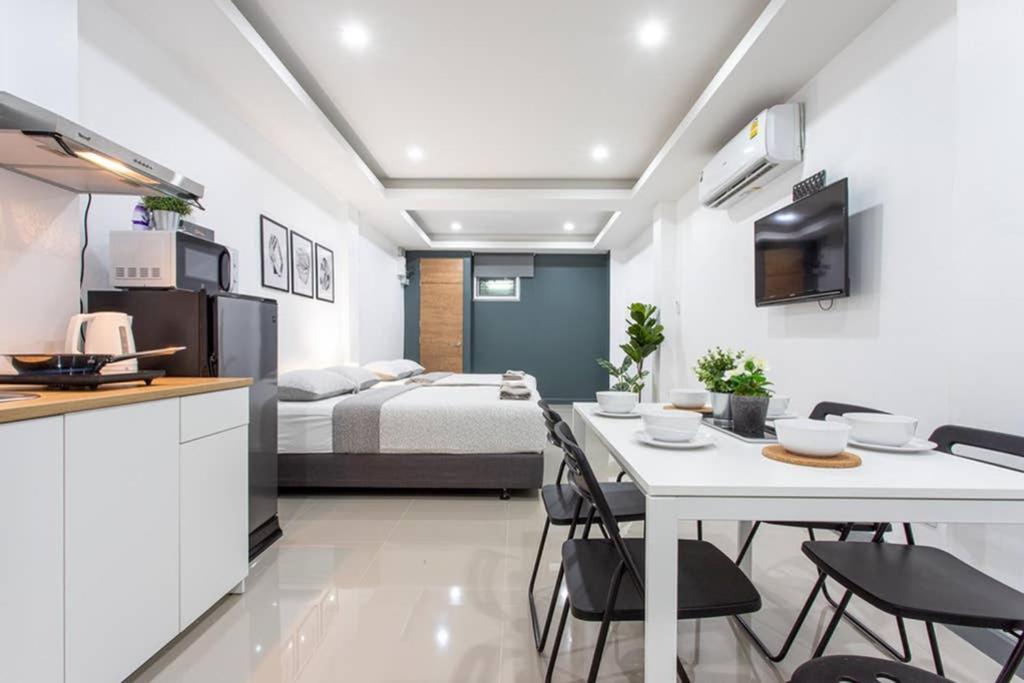 P1 Silom Pan Large Room Full Kitchen Wifi 4-6Pax กรุงเทพมหานคร ภายนอก รูปภาพ